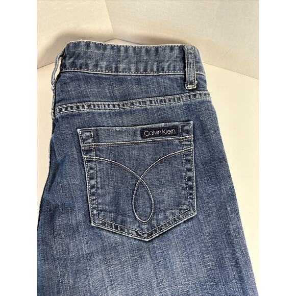 Calvin Klein Women's Size 6 Stretch Medium Wash Skinny Leg 5 Pocket Jeans - Picture 2 of 10